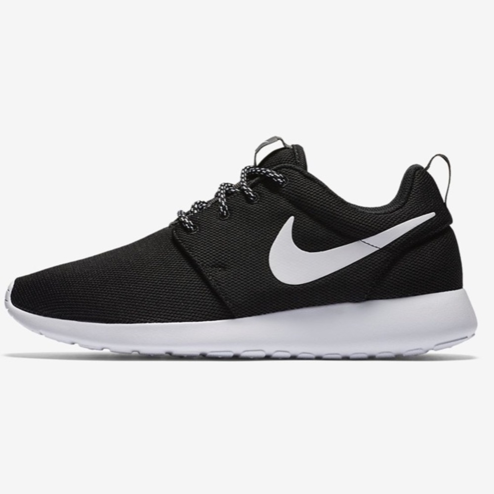Black running roshe shoes